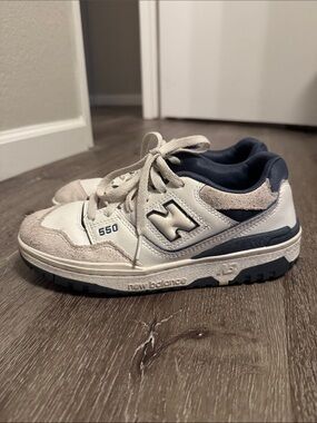 New Balance 550 Sneakers in White, Navy, and Light Gray Men’s 6